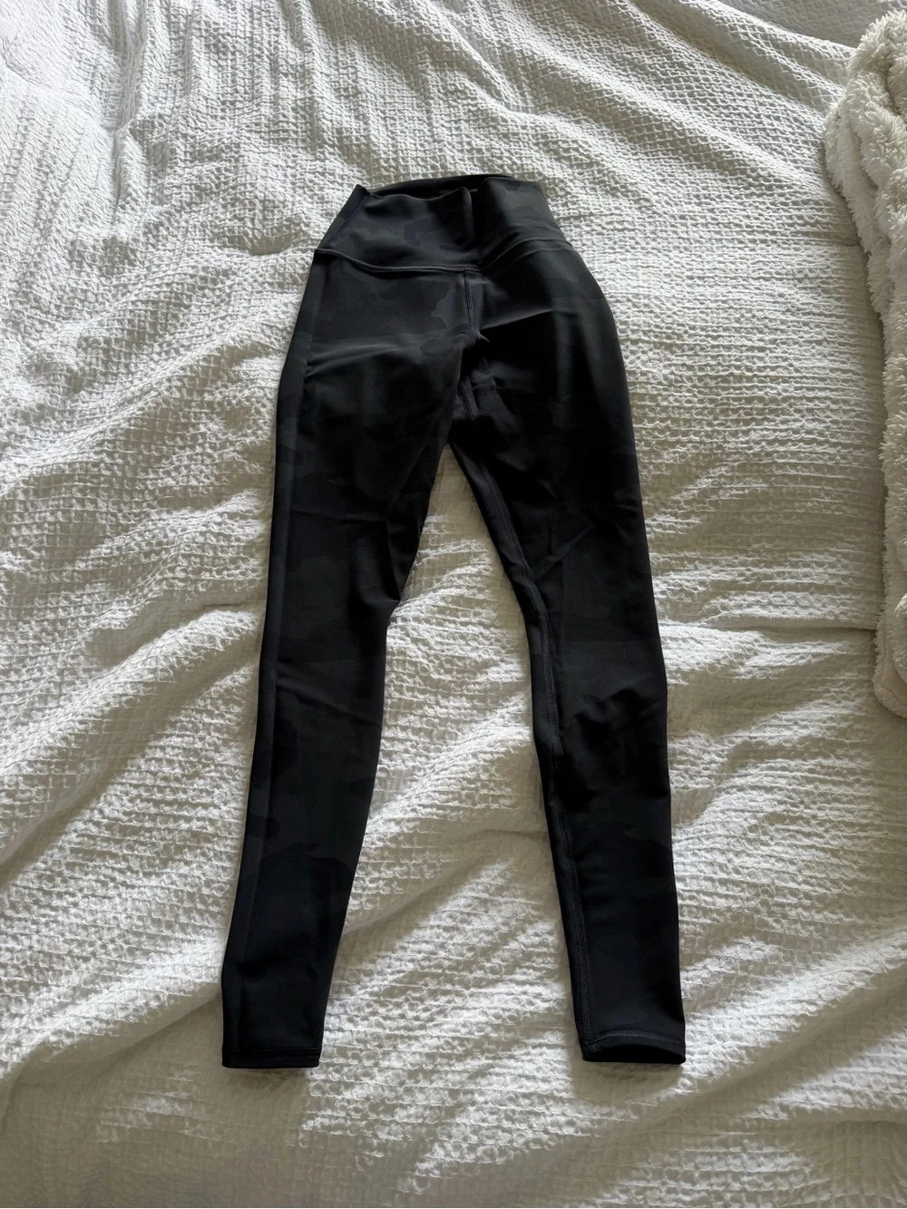 ALO Yoga high waist vapor women's Black Camouflage leggings